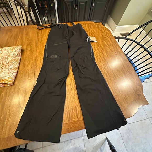 THE NORTH FACE men’s Shedder Waterproof Ski Pants - Picture 8 of 16